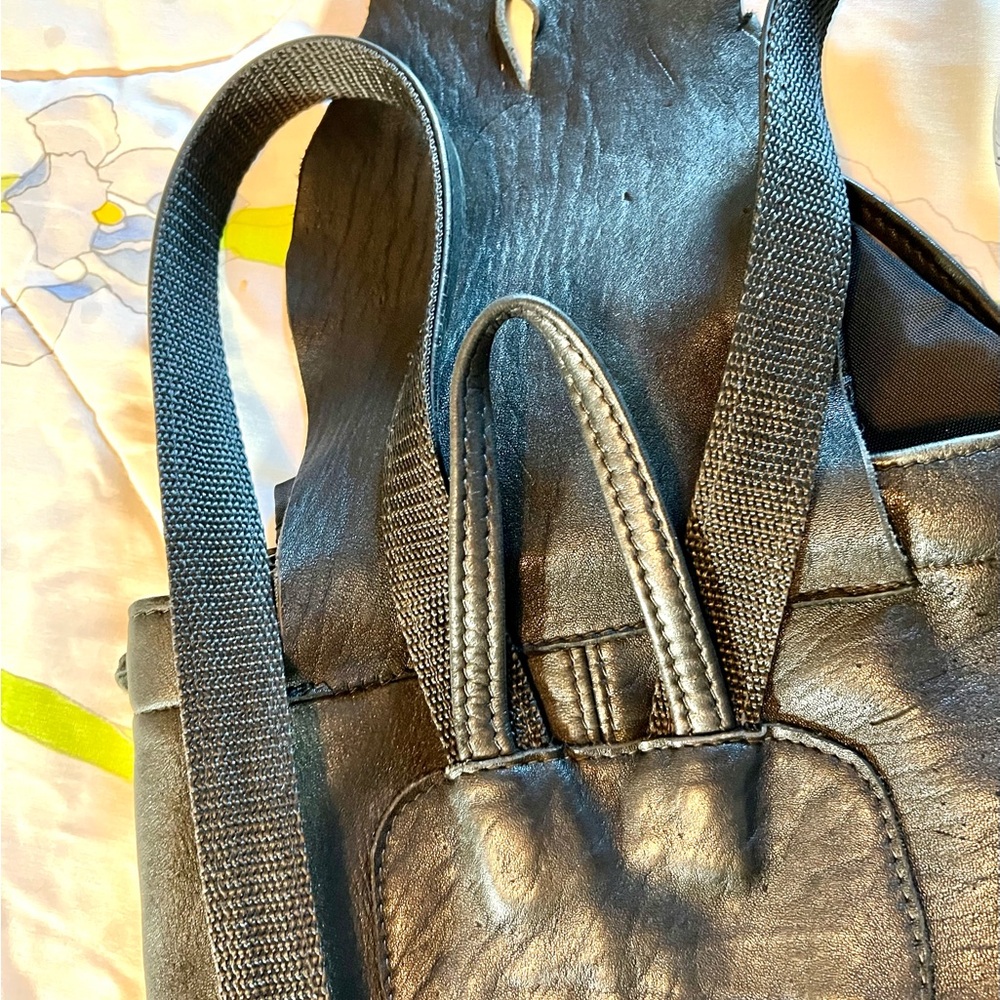 Black Leather backpack, handcrafted. Soft leather sturdy adjustable strap. - Picture 14 of 16